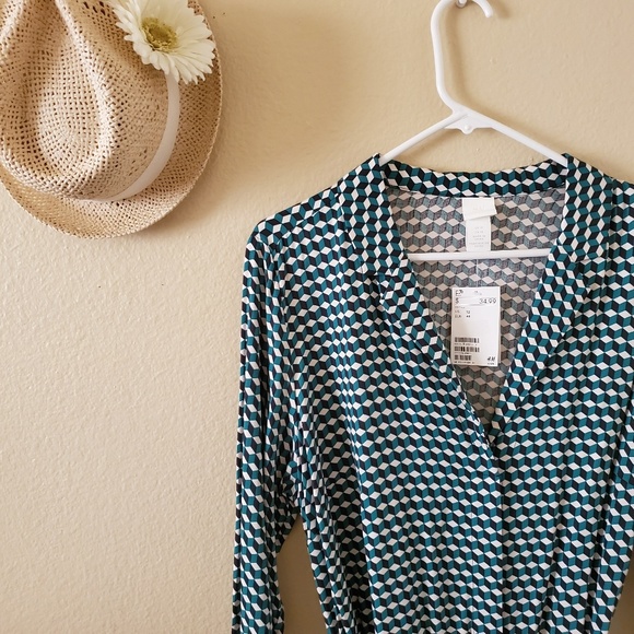 Dress with belt - Picture 4 of 4